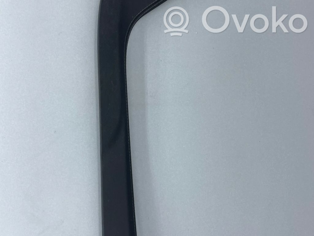 Tesla Model S Cita veida salona detaļa 