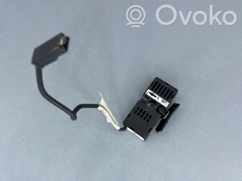 Tesla Model S Antenos stiprintuvas 