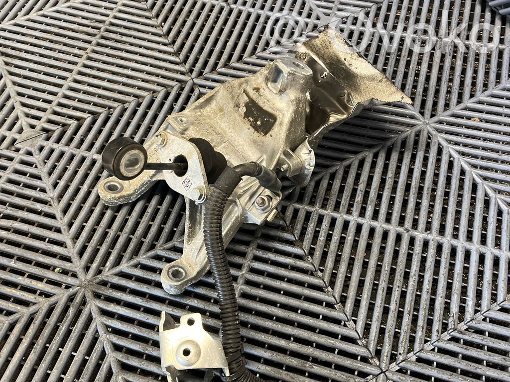 Audi A4 S4 B9 Engine mounting bracket 