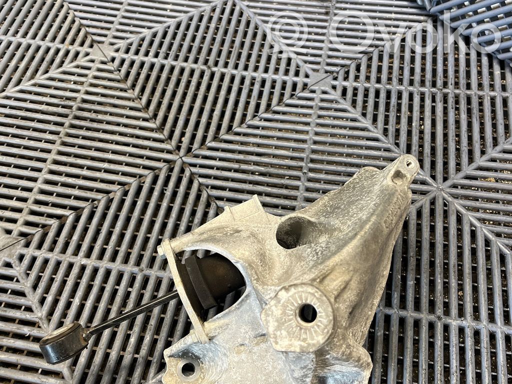 Audi A4 S4 B9 Engine mounting bracket 