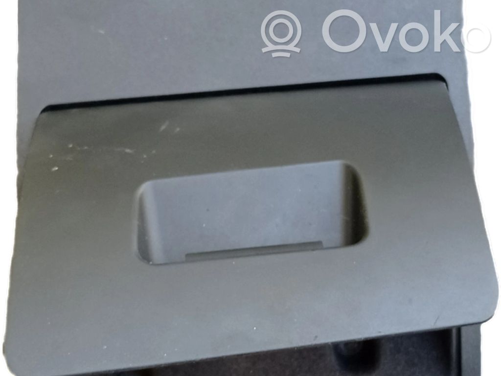 BMW 5 E60 E61 Glove box 