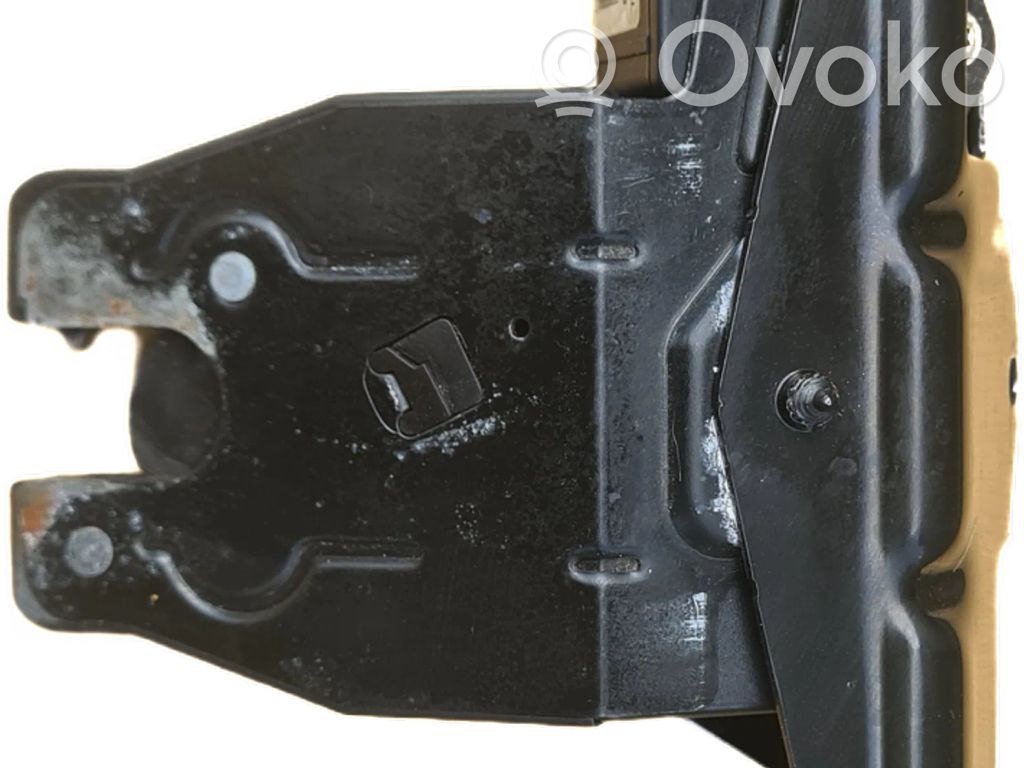 Tailgate/trunk/boot lock/catch/latch   7014870,9050823
