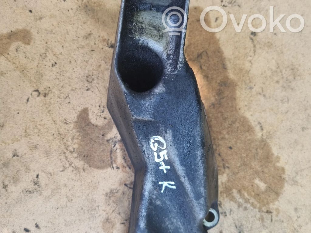 Volkswagen PASSAT B5.5 Engine mounting bracket 