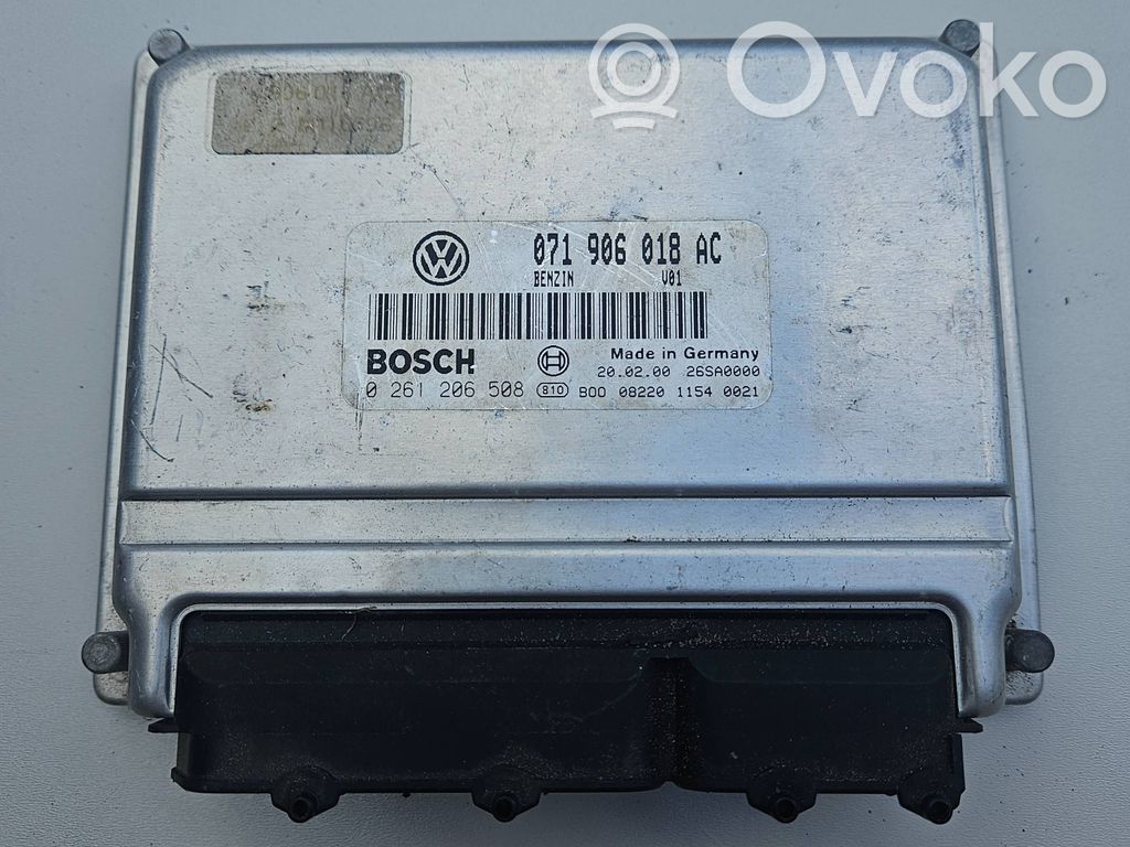 Volkswagen PASSAT B5 Engine control unit/module 