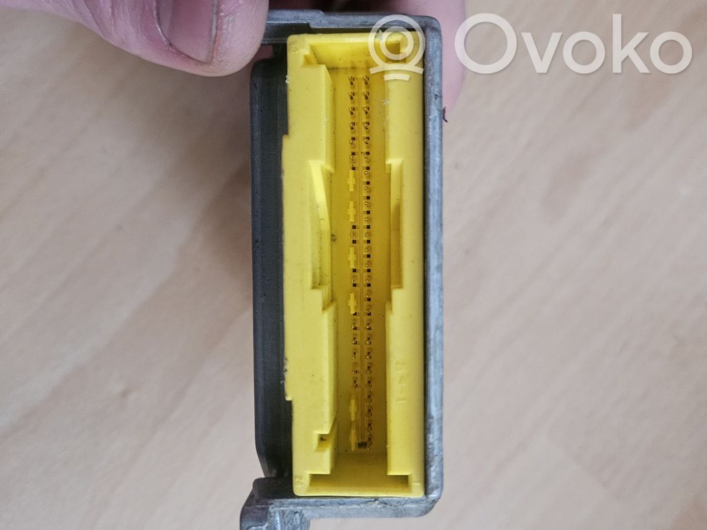 Audi A6 Allroad C5 Airbag control unit/module 