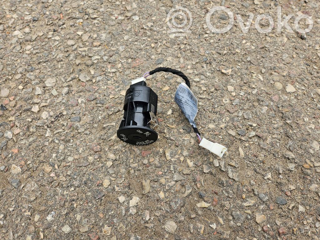BMW X3 E83 Passenger airbag on/off switch 