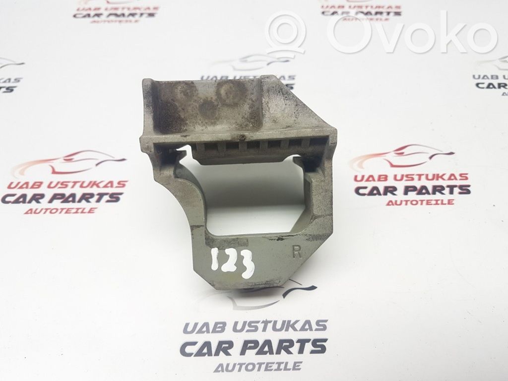 BMW 1 E81 E87 Radiator mount bracket 