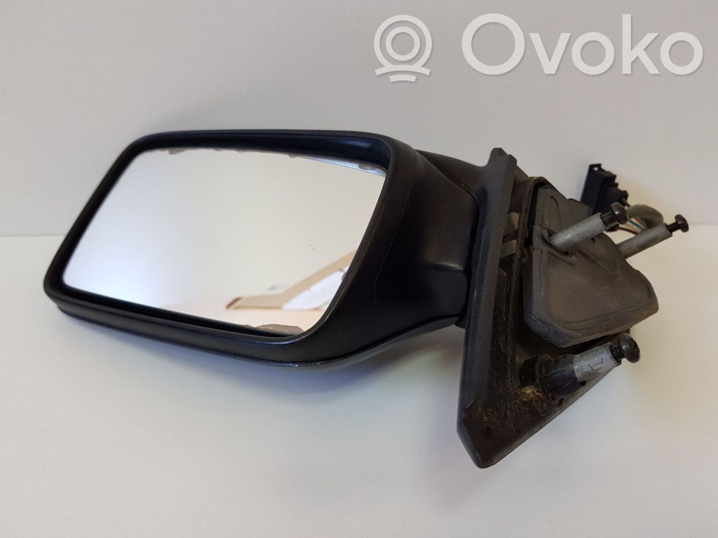 Volkswagen Vento Elektryczne lusterko boczne drzwi przednich 