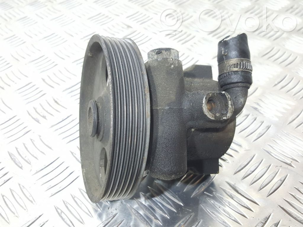 Peugeot 406 Ohjaustehostimen pumppu 