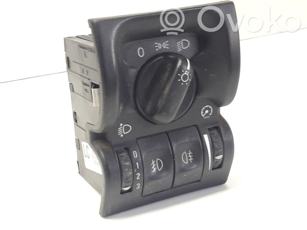 Light switch   90569814,53142807