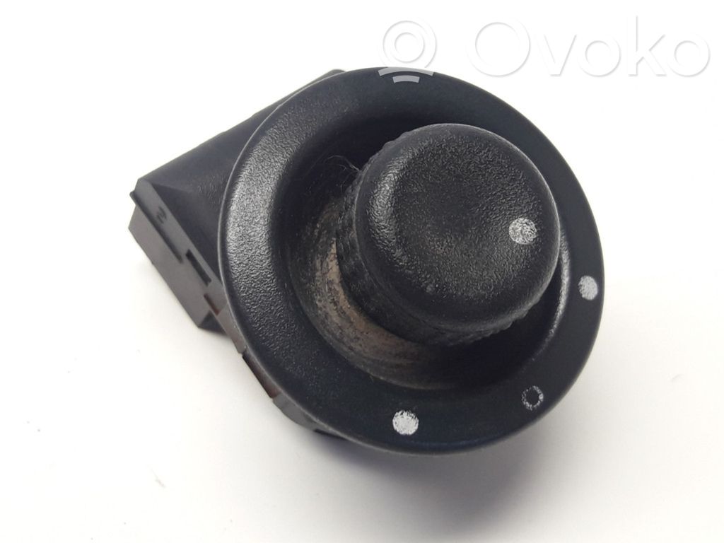 Renault Megane I Wing mirror switch 