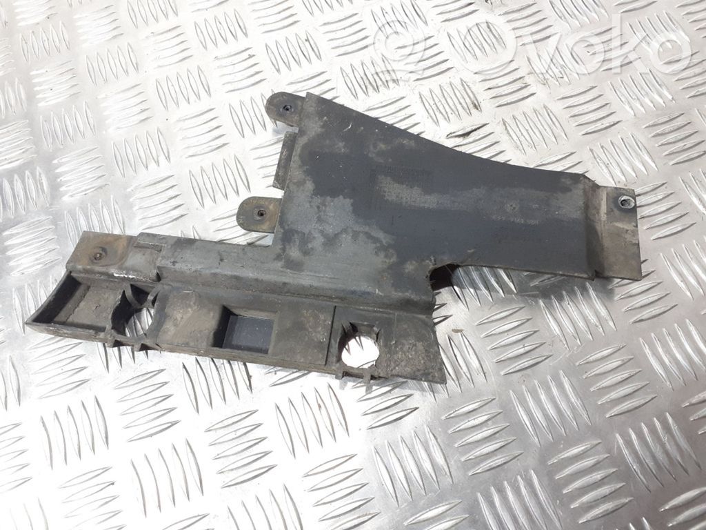 BMW 1 E81 E87 Kita dugno detalė 