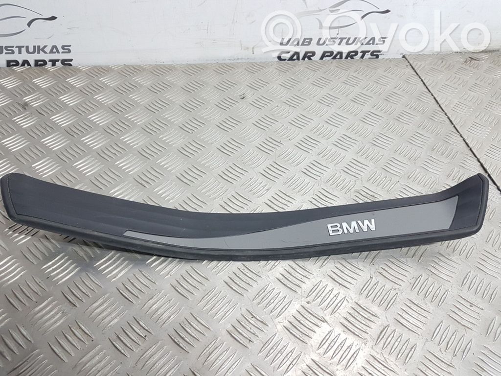 BMW 5 E60 E61 Listwa progowa tylna 