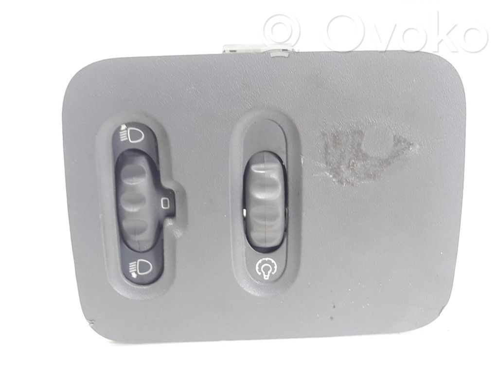 Renault Clio II Headlight level height control switch 