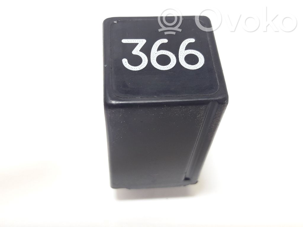 Audi A6 S6 C4 4A Muu rele 