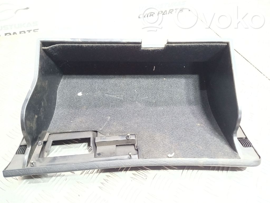 Audi A6 S6 C4 4A Tapa/cubierta de la guantera 