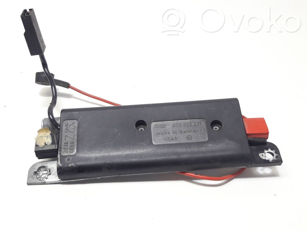 Audi A4 S4 B5 8D Pystyantennivahvistin 