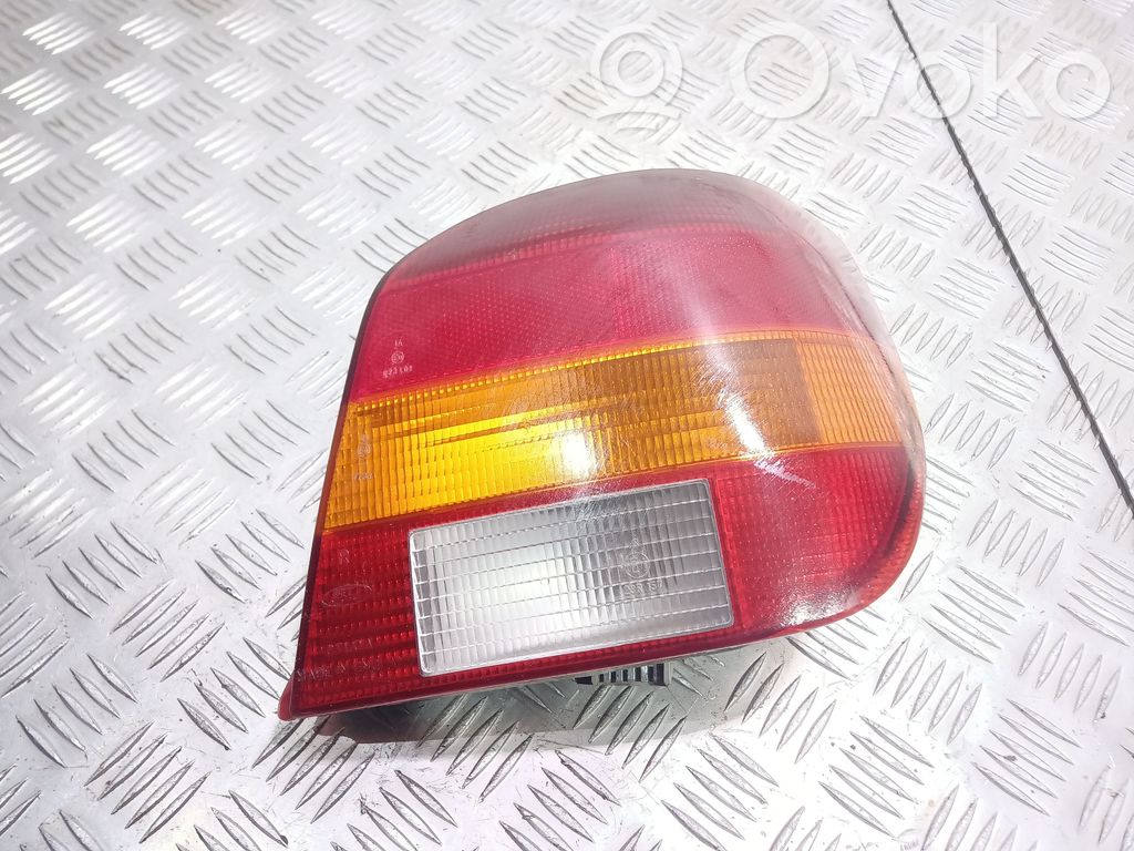 Ford Fiesta Aizmugurējais lukturis virsbūvē 