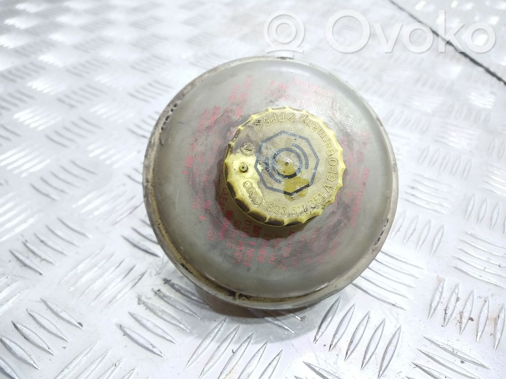 Audi 80 90 S2 B4 Brake fluid reservoir 