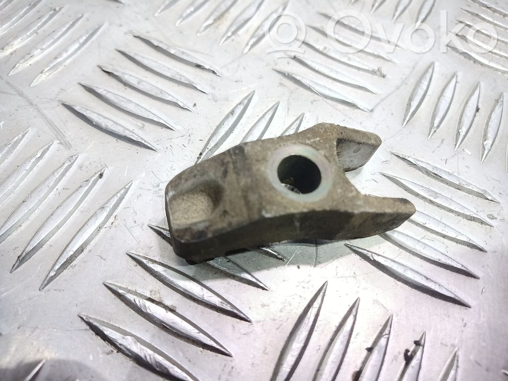 Abrazadera del inyector de combustible