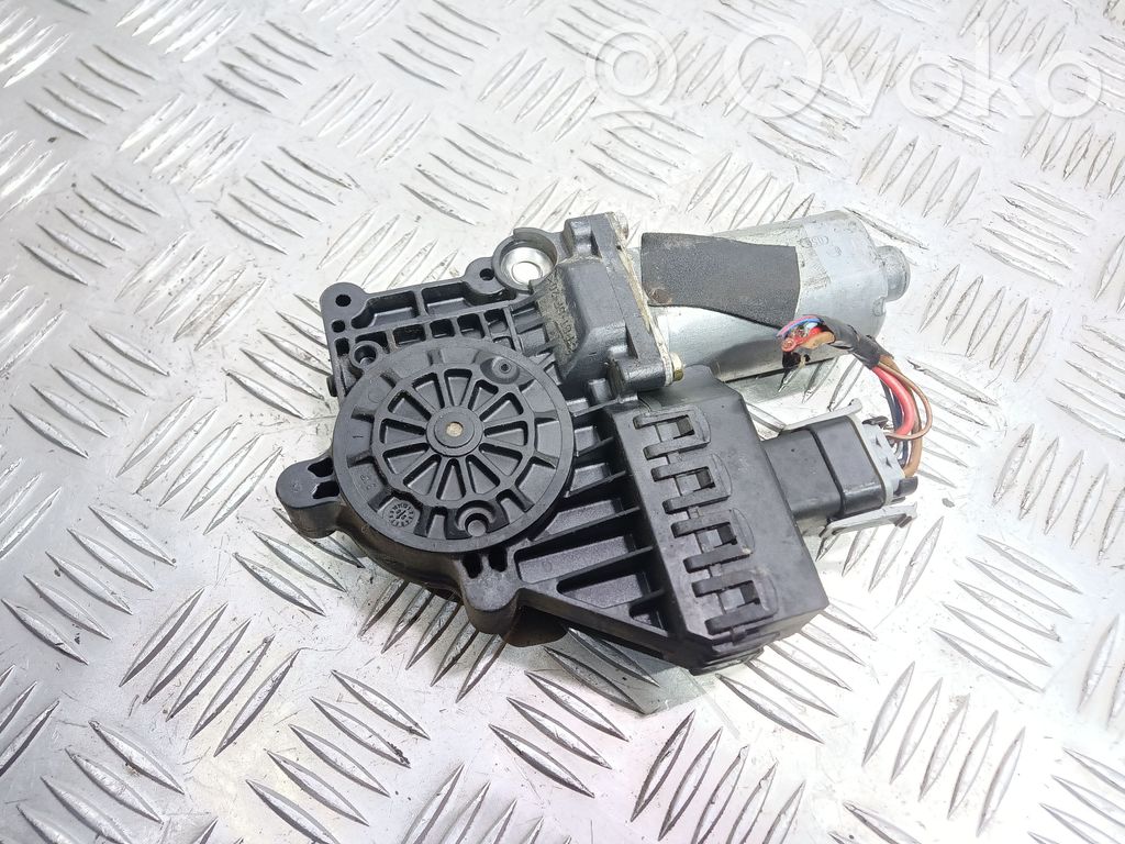 Opel Astra G Silnik regulatora szyby drzwi przednich 