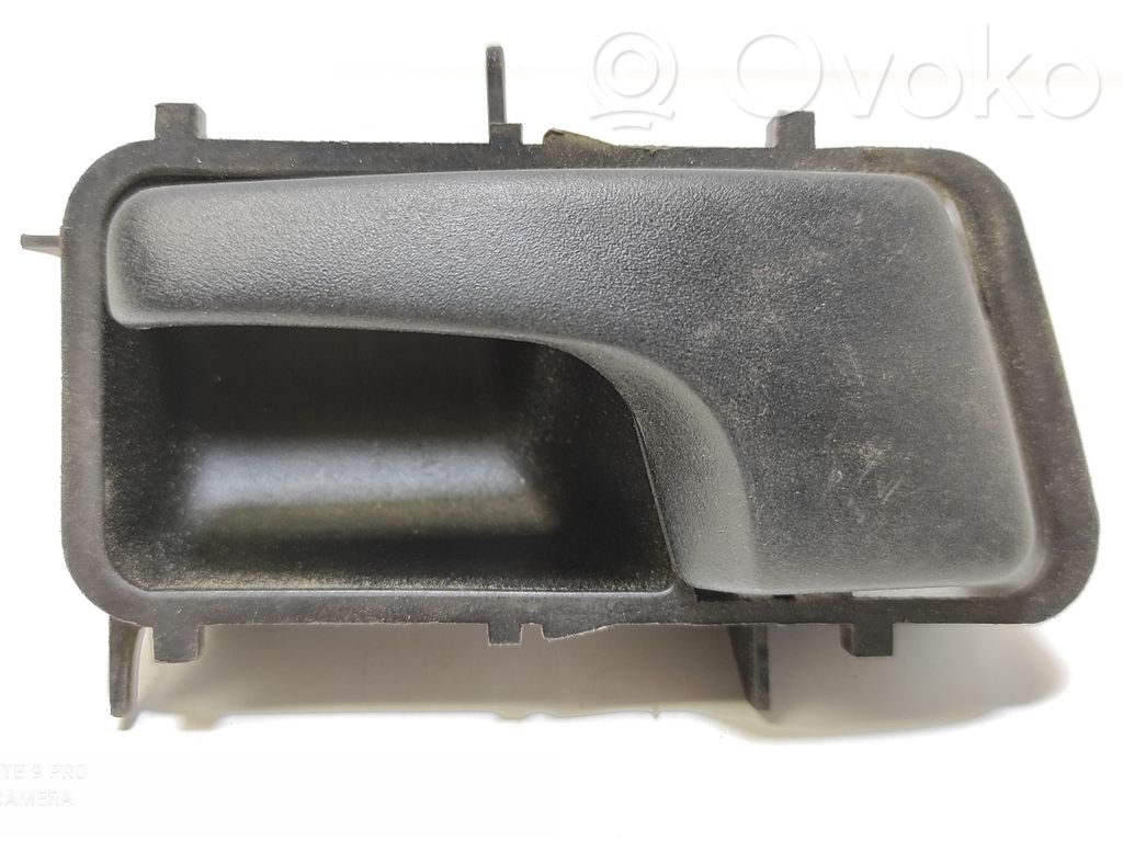 Volkswagen PASSAT B3 Manecilla interna puerta trasera 