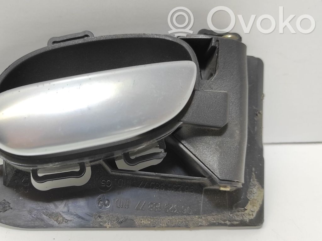 Peugeot 206 Front door interior handle 