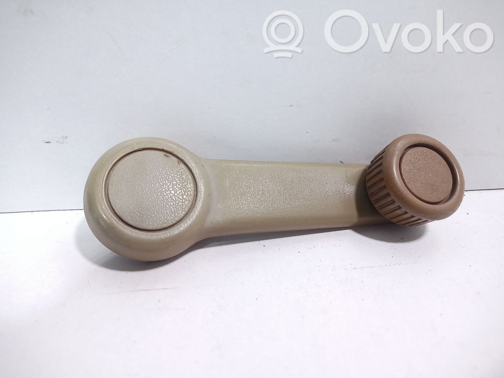 Etuoven ikkunan kampi   S084