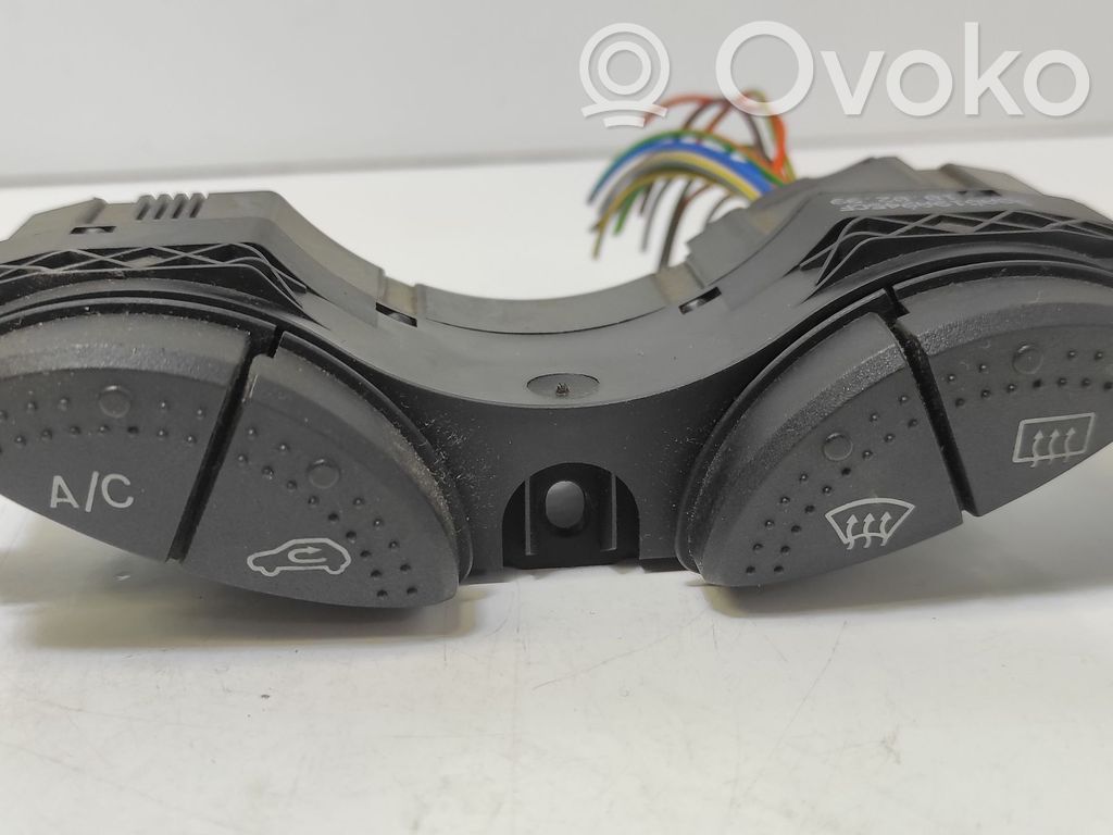 Ford Focus Windscreen/window heater switch 