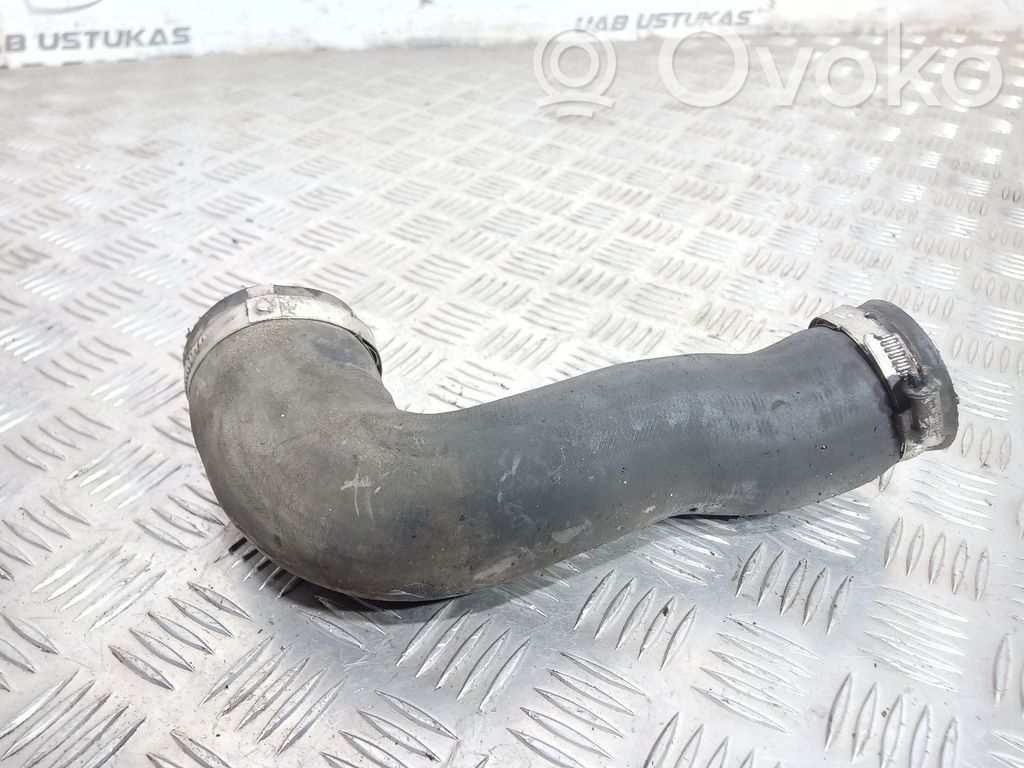 Volkswagen PASSAT B7 Intercooler hose/pipe 