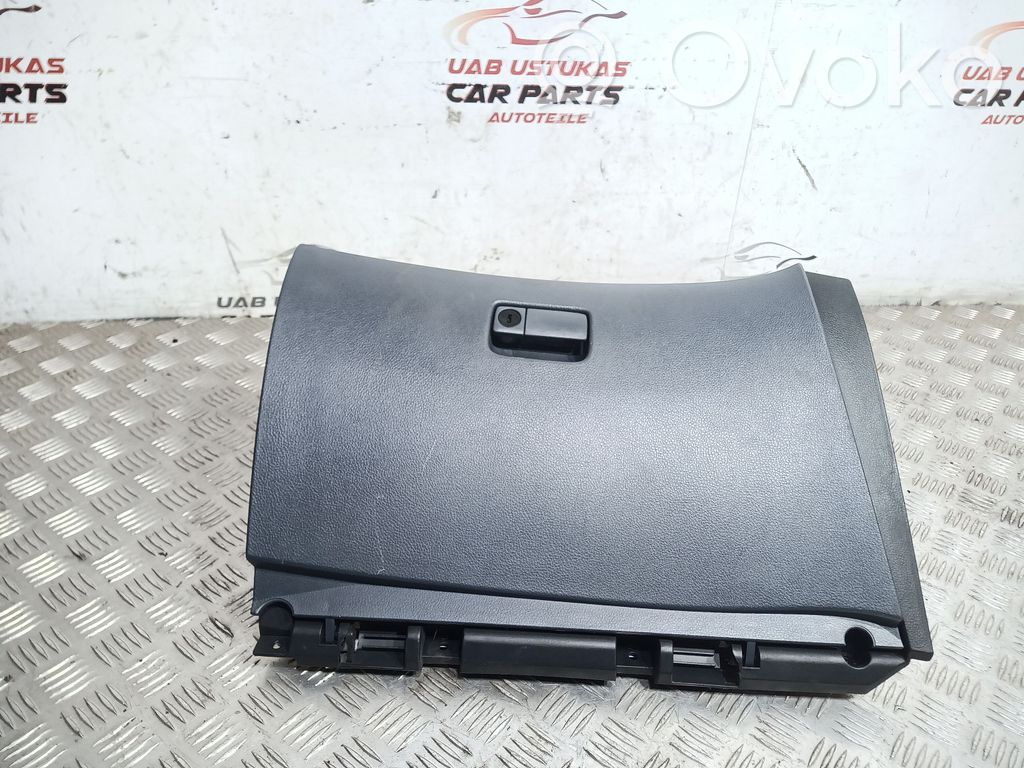 Nissan Primera Juego guantera 