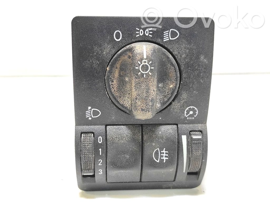 Opel Astra G Light switch 