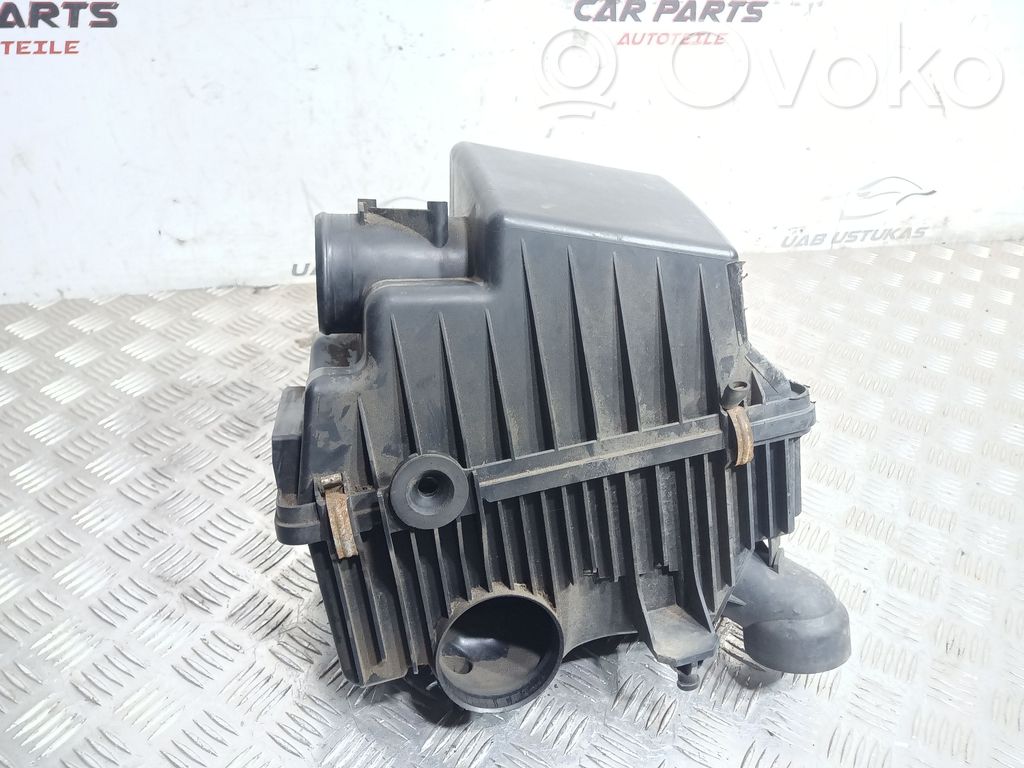 Mazda CX-7 Air filter box 