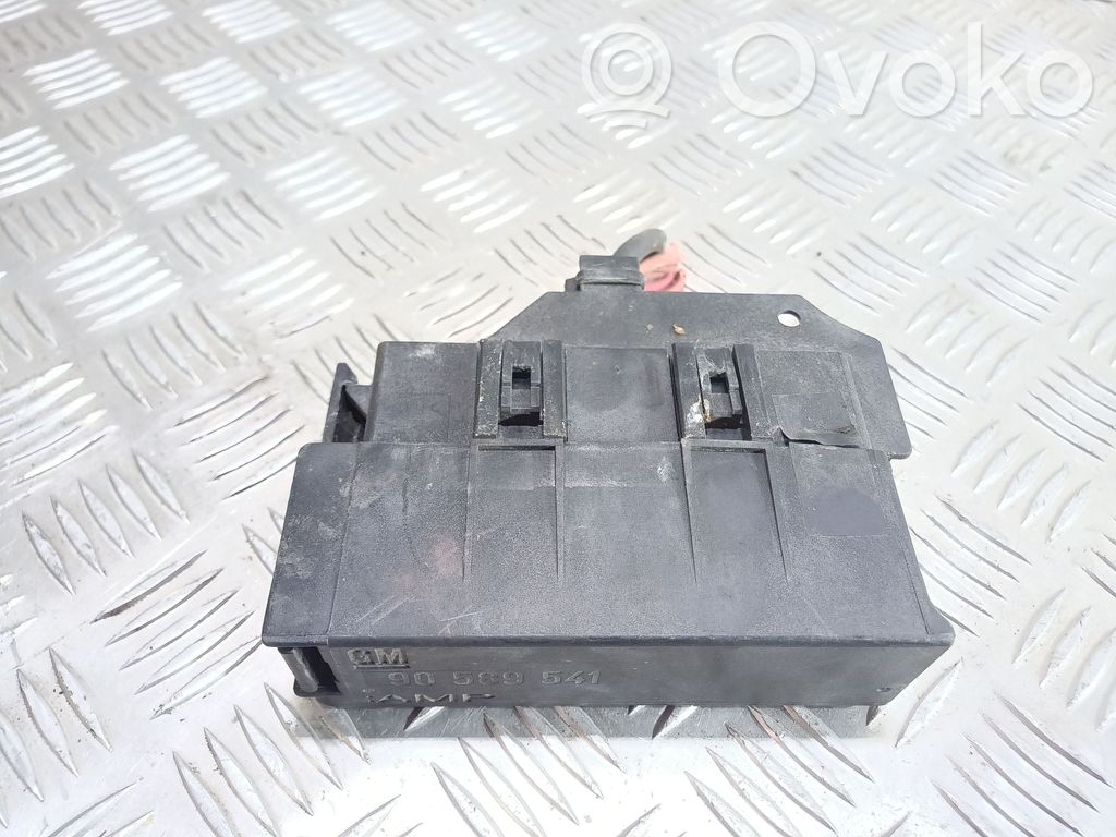 Opel Meriva A Módulo de fusible 