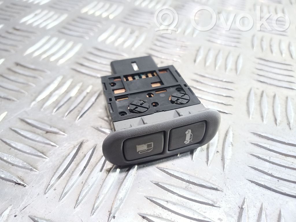 KIA Sorento Fuel tank opening switch 