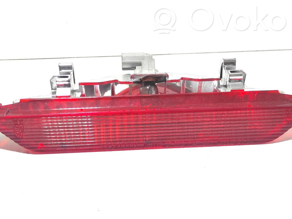Third/center stoplight   52023
