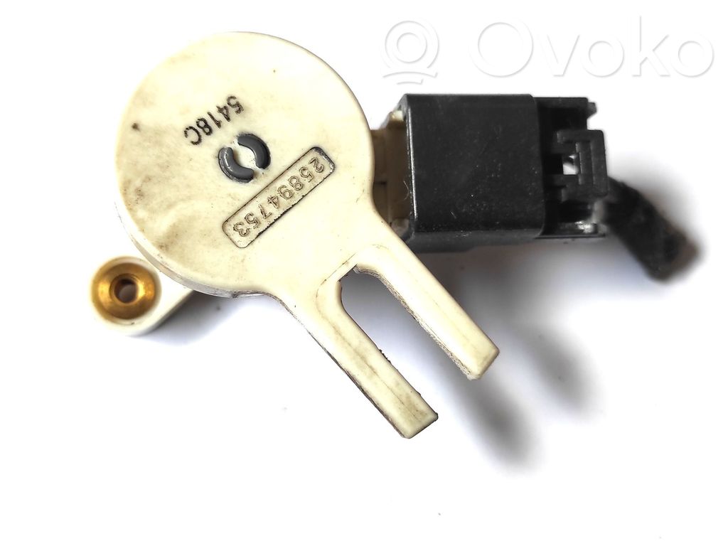 Opel Insignia A Clutch pedal sensor 