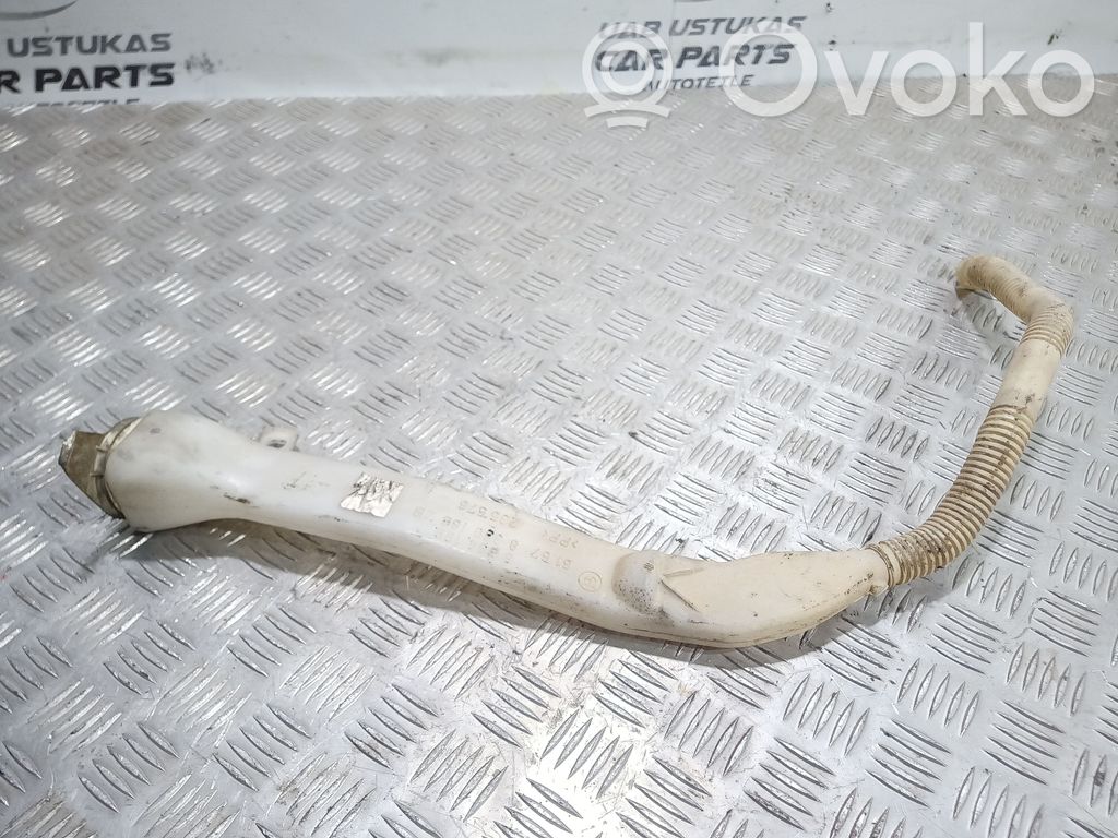BMW 5 E39 Langų skysčio bakelio užpylimo vamzdelis 