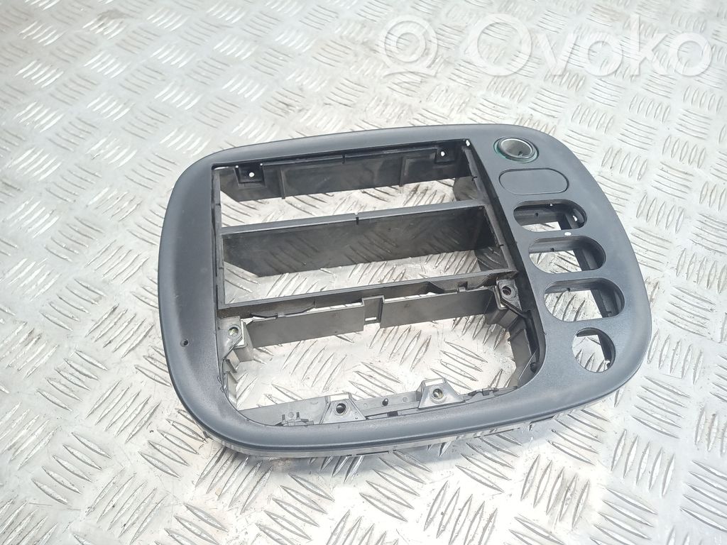 Volkswagen Sharan Radio/GPS head unit trim 