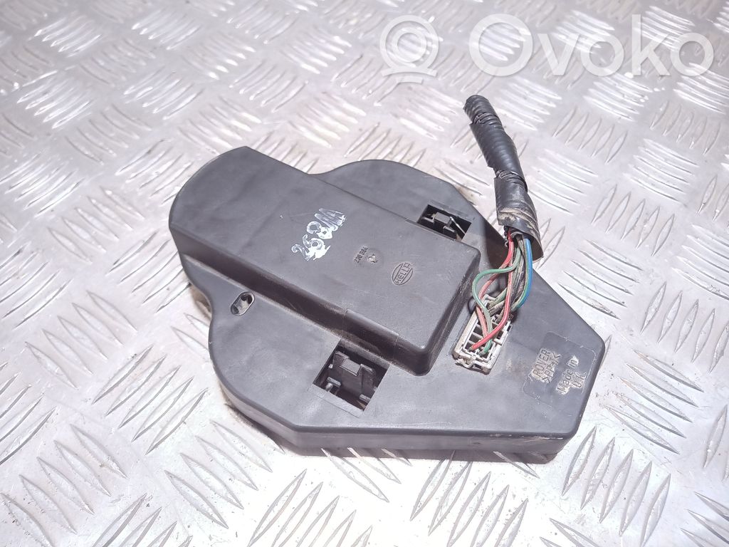 Rover 620 Tail light bulb cover holder 