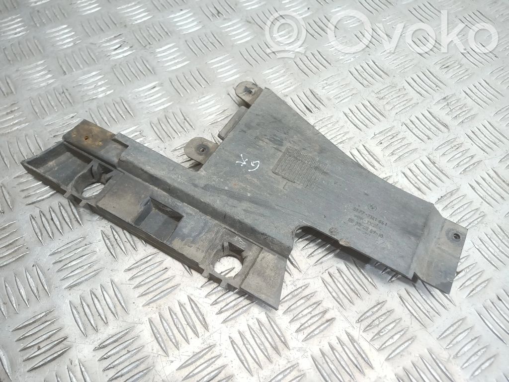 BMW 1 E82 E88 Kita dugno detalė 