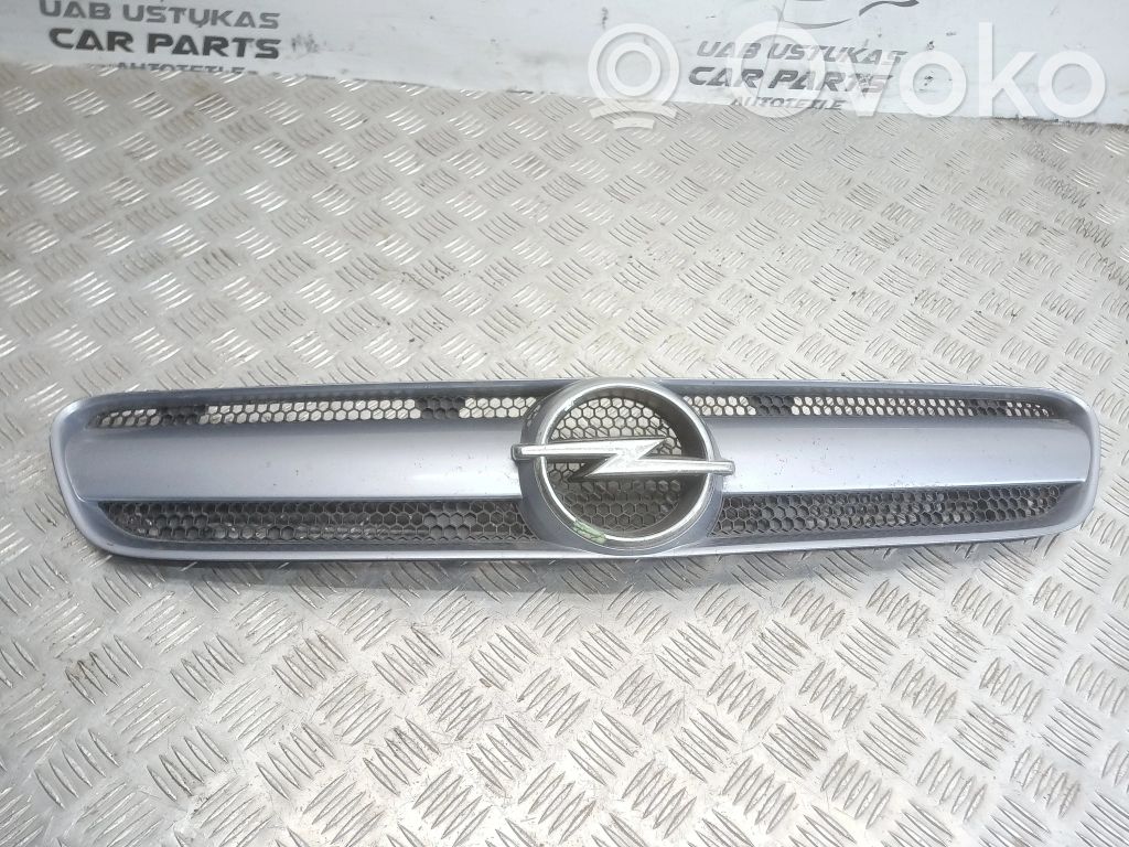 Opel Signum Etupuskurin ylempi jäähdytinsäleikkö 
