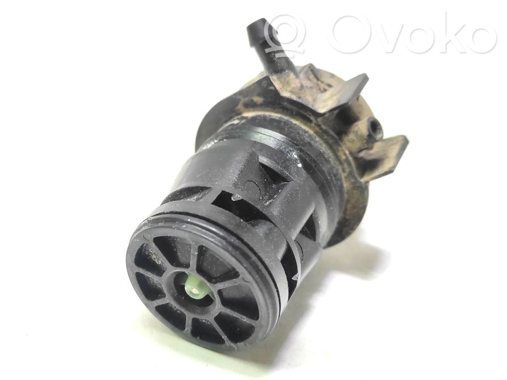 Mazda 3 I Windscreen/windshield washer pump 
