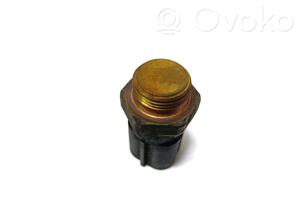 Volkswagen Golf IV Coolant temperature sensor 