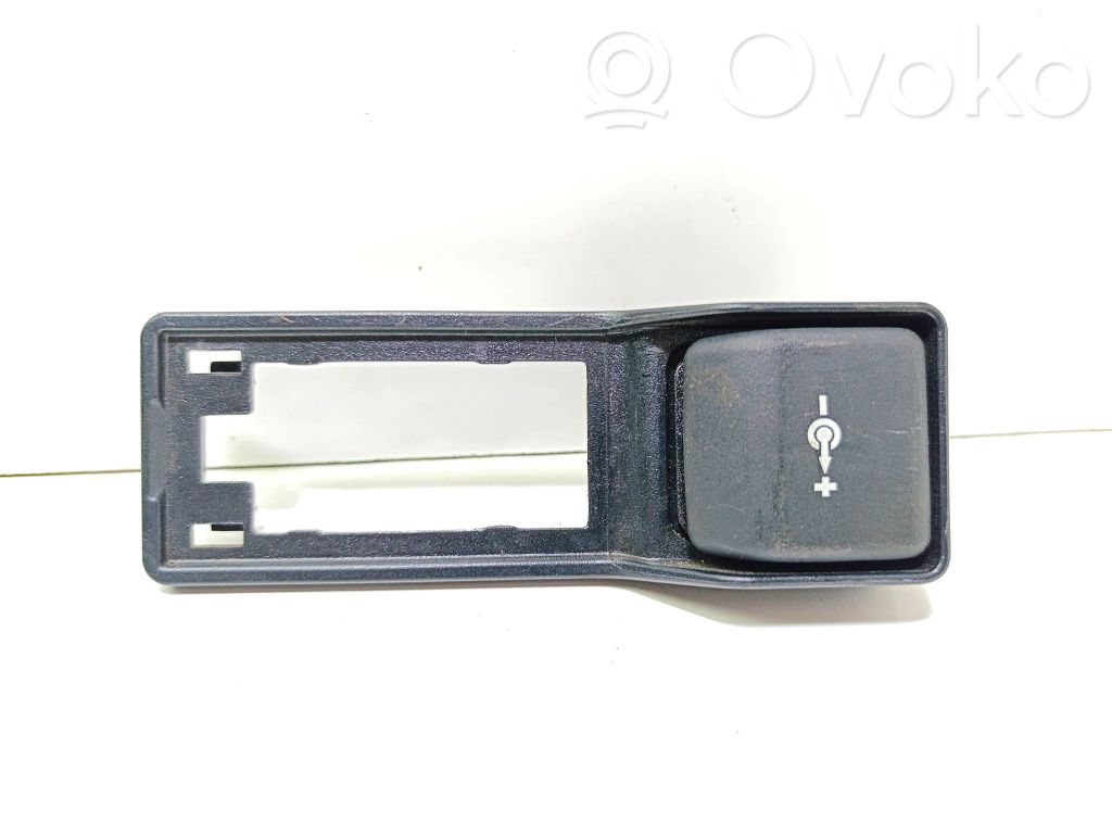BMW 1 E81 E87 Cigarette lighter rear 