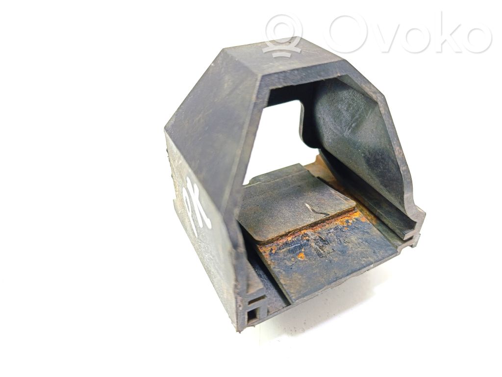BMW 1 E81 E87 Radiator mount bracket 