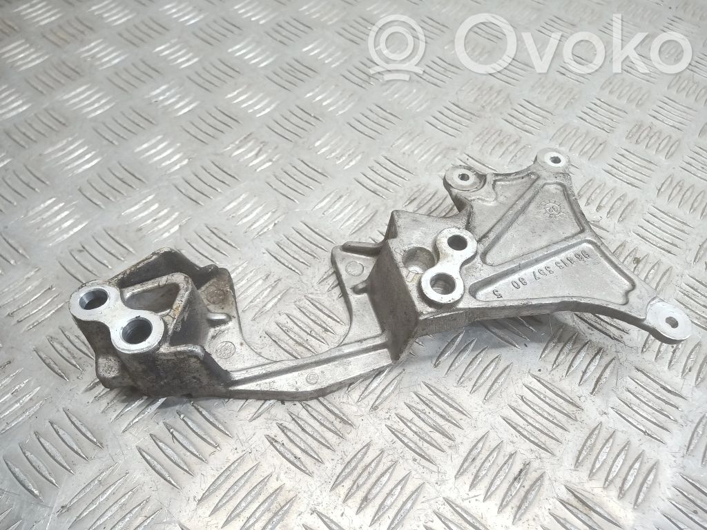 Citroen C5 Engine mounting bracket 