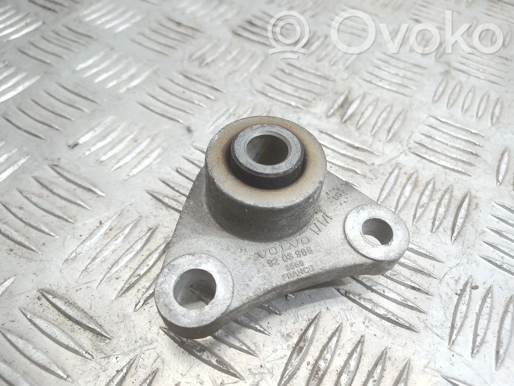 Engine mounting bracket   9203968
