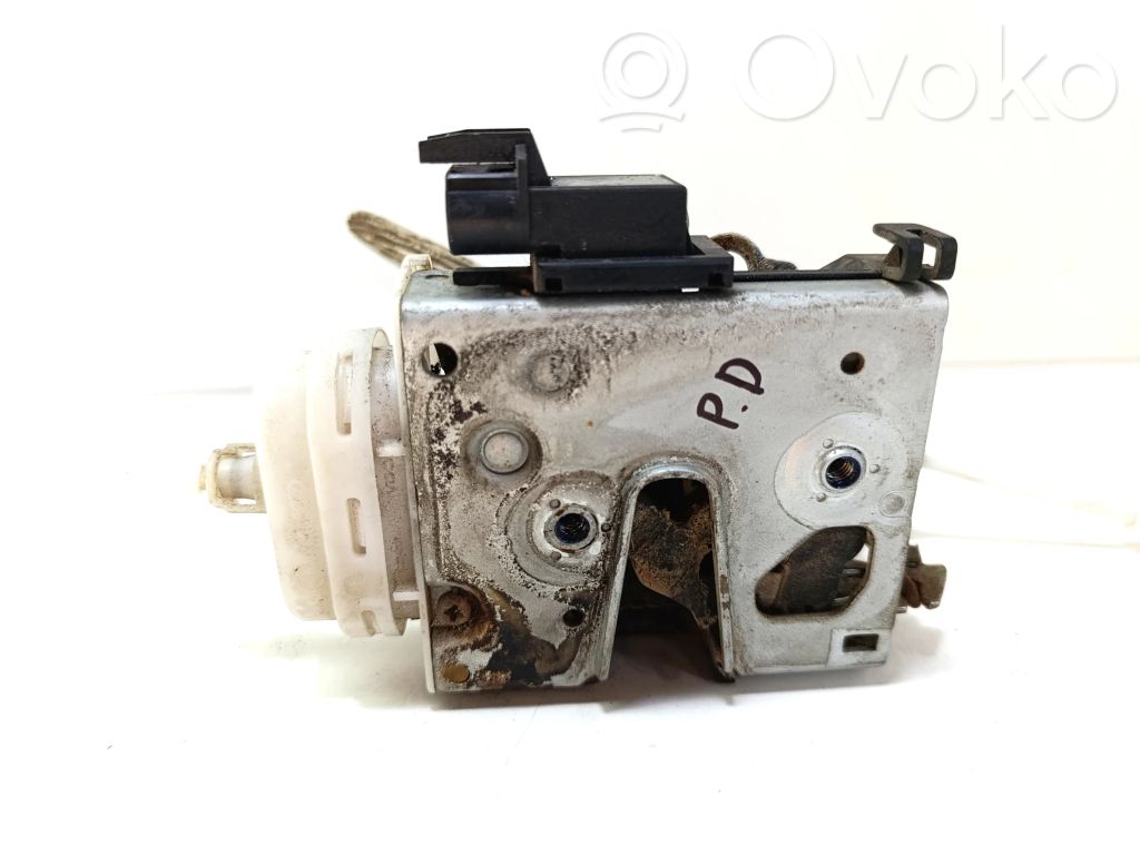 Audi A4 S4 B5 8D Front door lock 