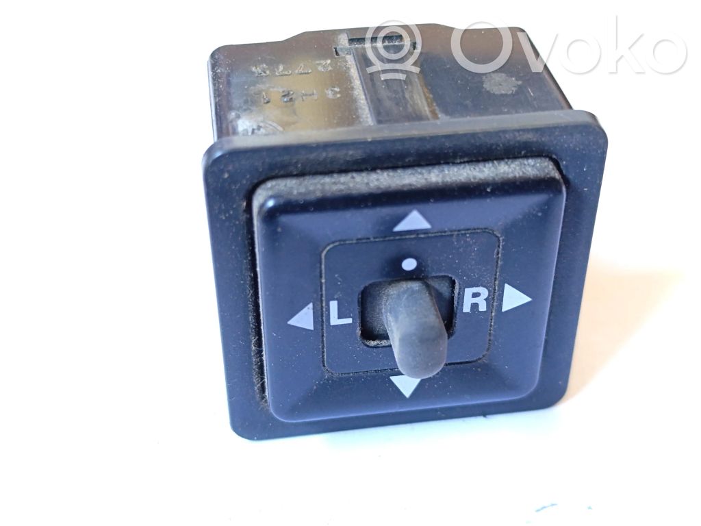 Mitsubishi Pajero Wing mirror switch 